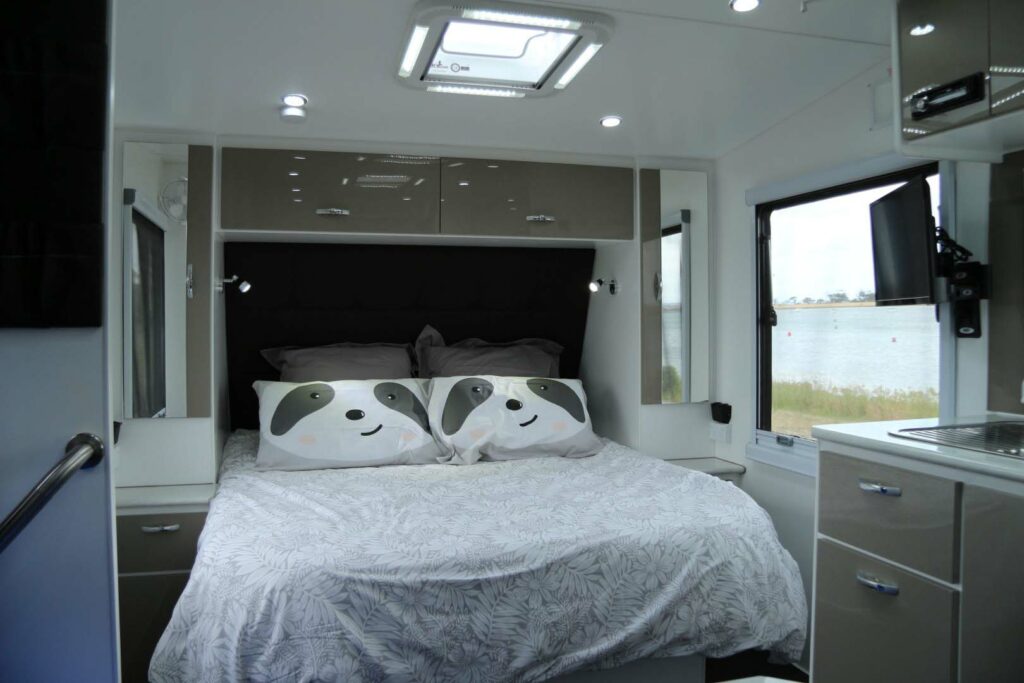 blue-sky-torquay-caravan (25)