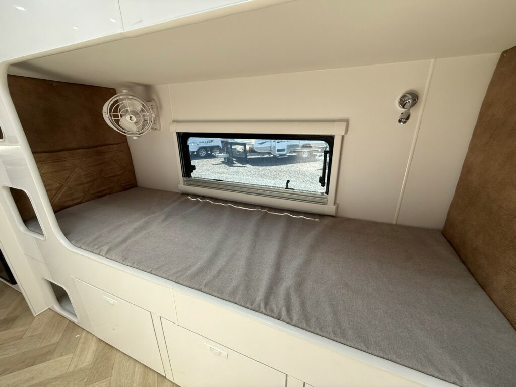 luxury-rv-quatro-offroad (38)